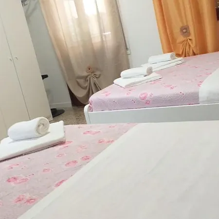 Venice Sanella בית הארחה *