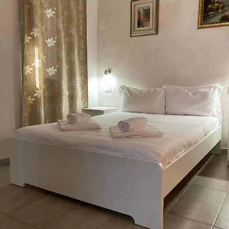 Venice Sanella בית הארחה *