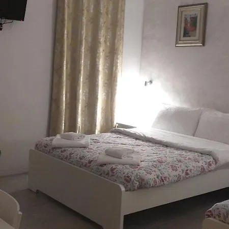 Venice Sanella